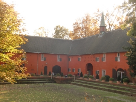 Mönchengladbach-Rheydt : Schlossstraße, Schloss Rheydt, Vorburg Innenhof